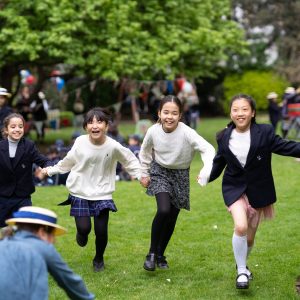 Four Queen's gate girls in Queen's Gate Gardens